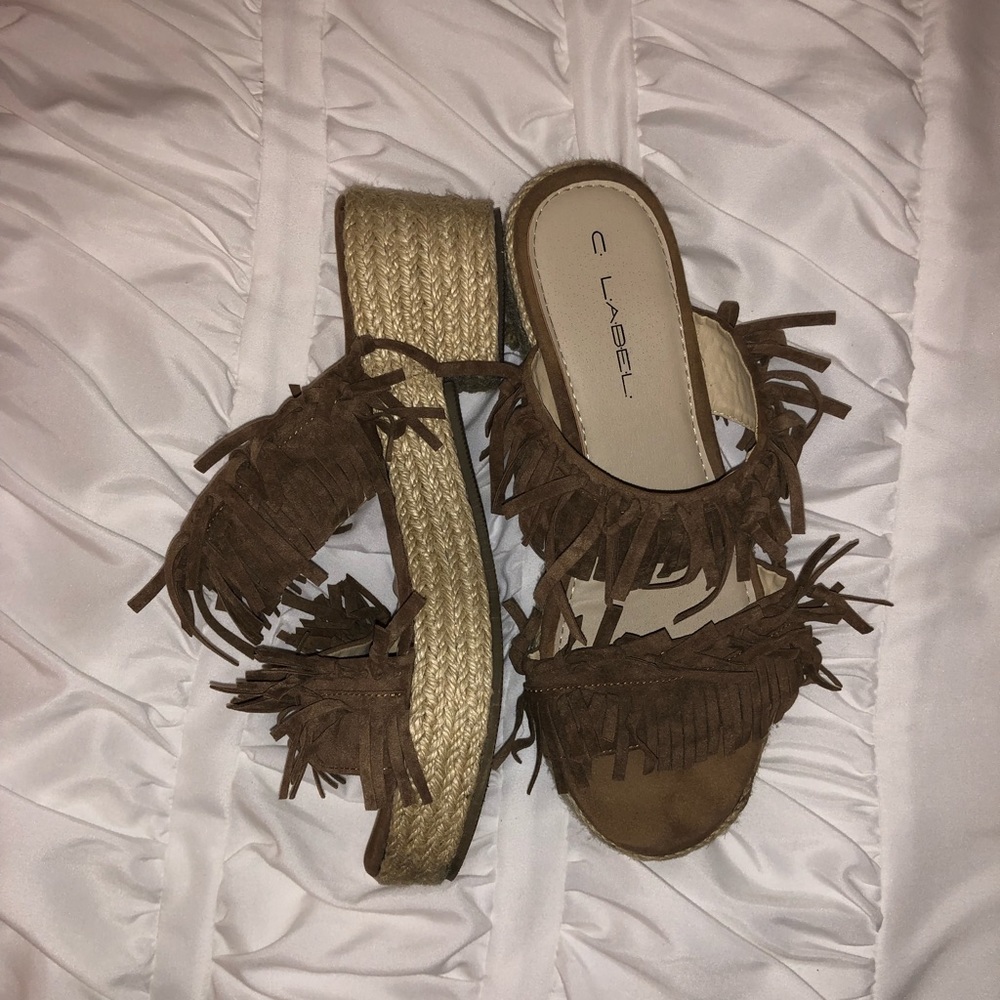 C Label fringe platforms